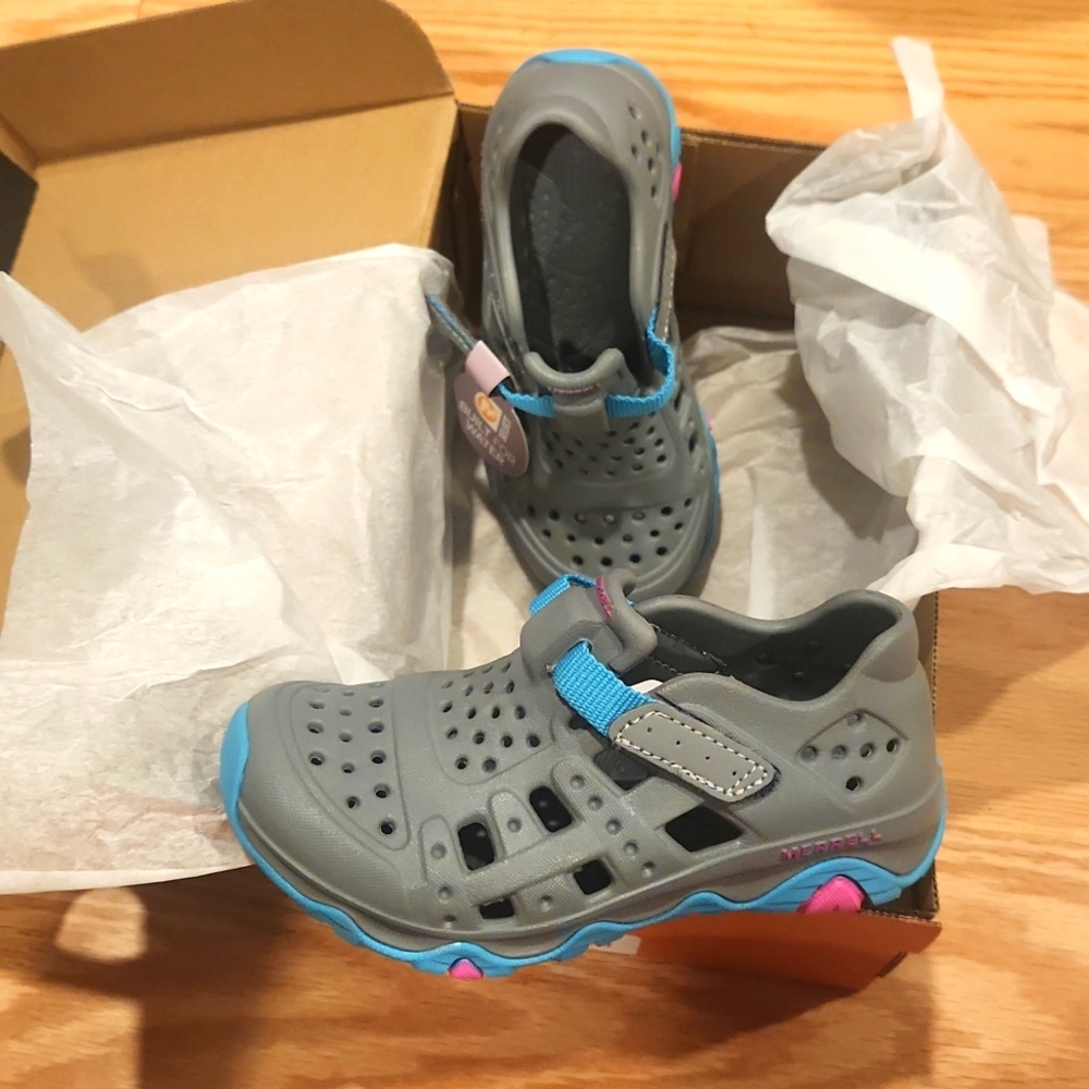 NIB Merrell Water Shoes Sandals